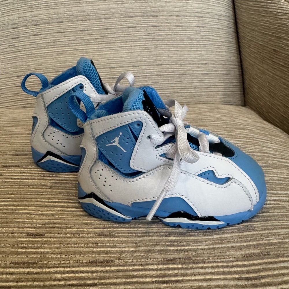 Jordan Toddler True Flight Sneakers in Blue and White.